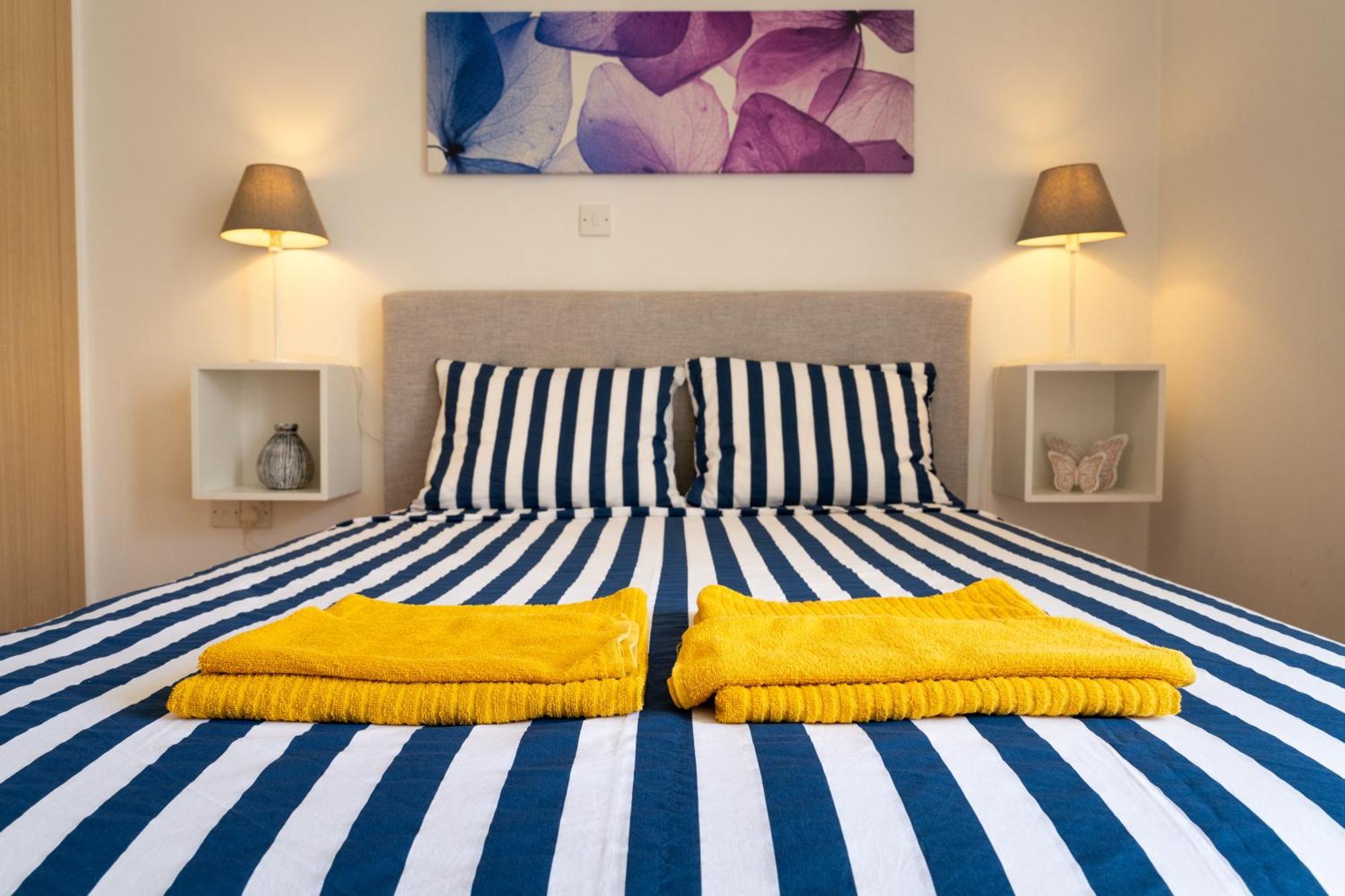 Blue Dawn Center Flat Apartment Larnaca Ngoại thất bức ảnh