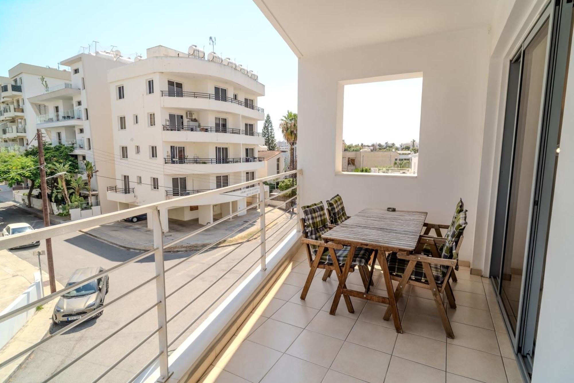 Blue Dawn Center Flat Apartment Larnaca Ngoại thất bức ảnh