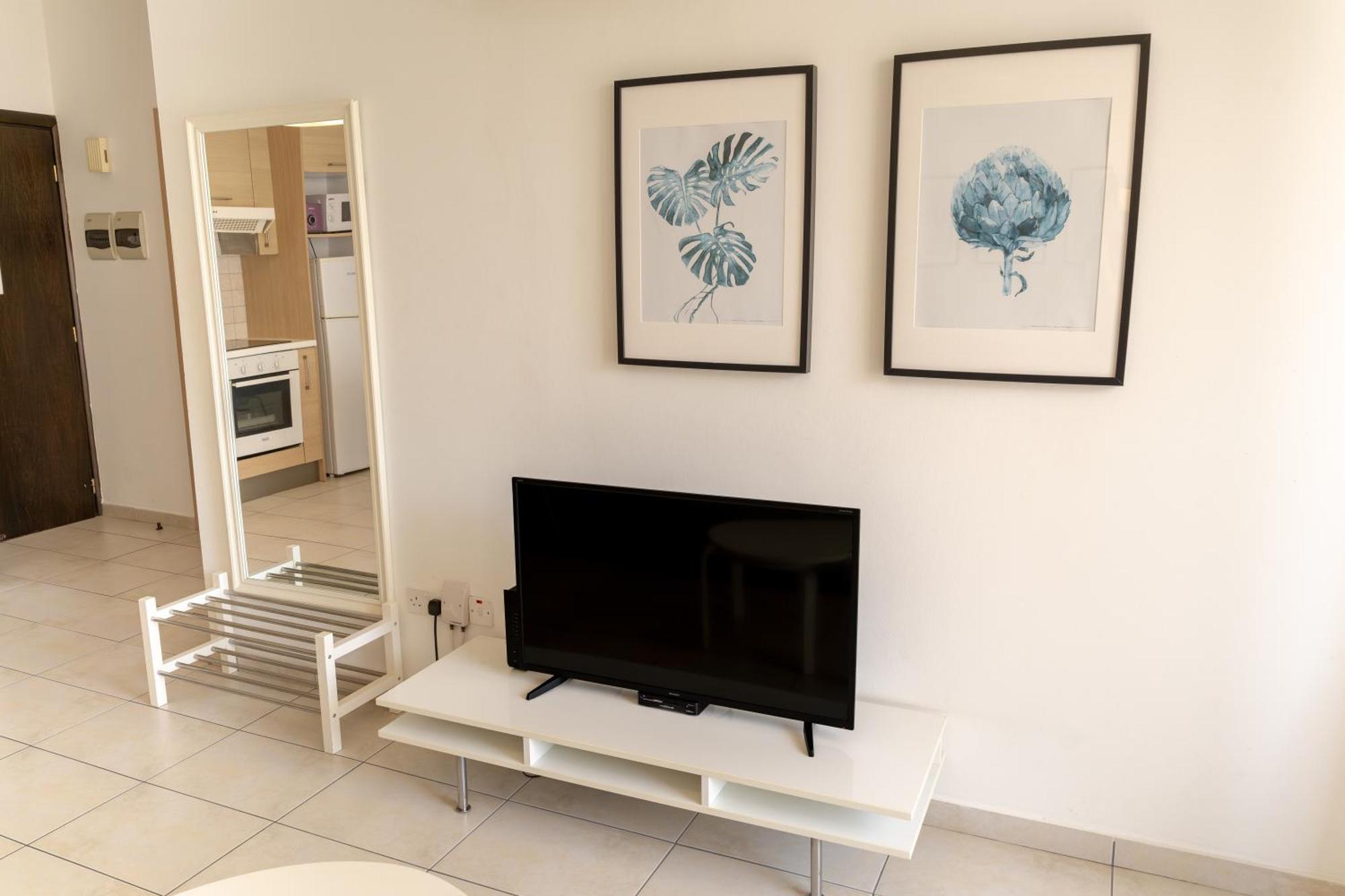 Blue Dawn Center Flat Apartment Larnaca Ngoại thất bức ảnh