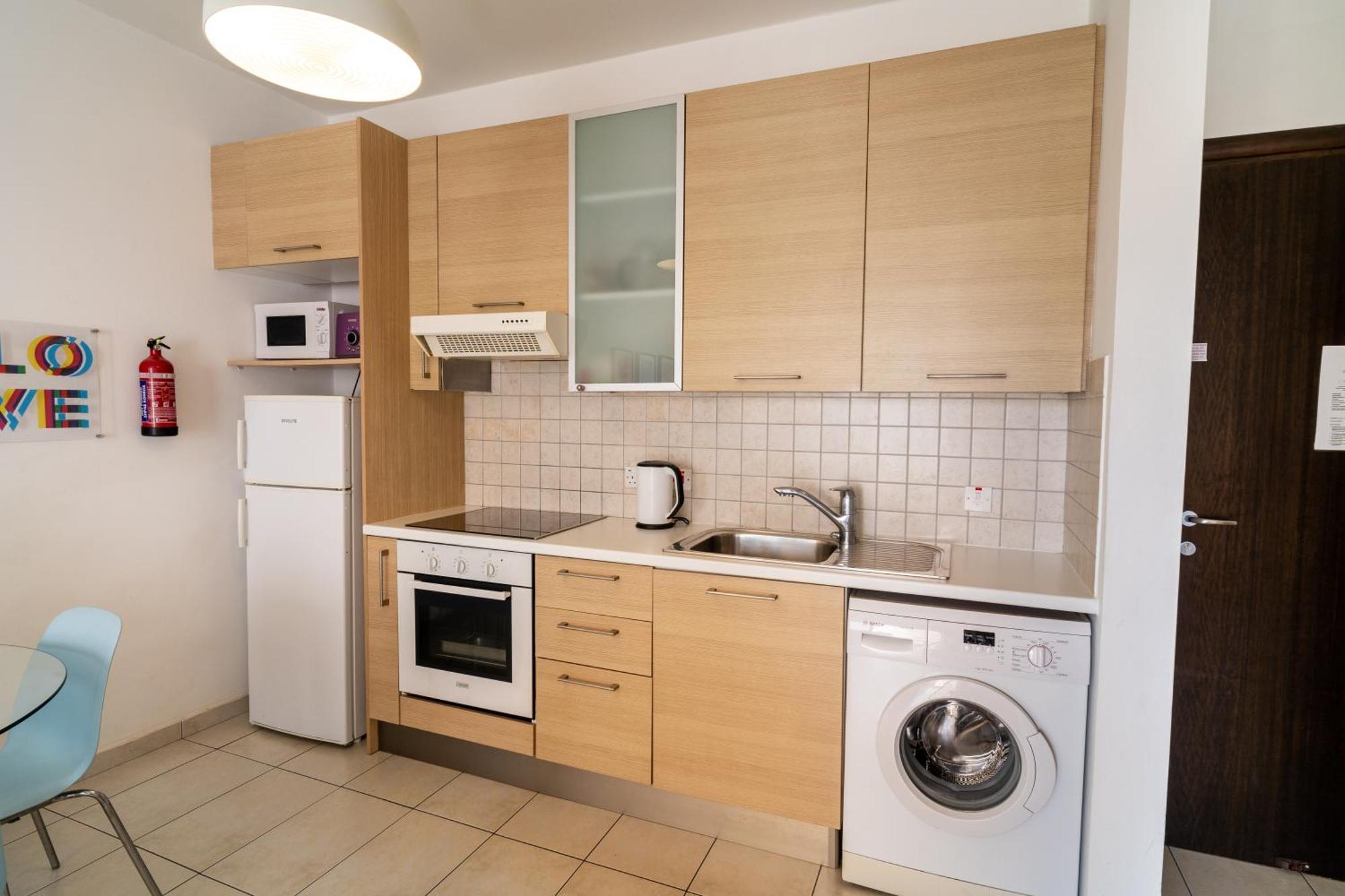 Blue Dawn Center Flat Apartment Larnaca Ngoại thất bức ảnh