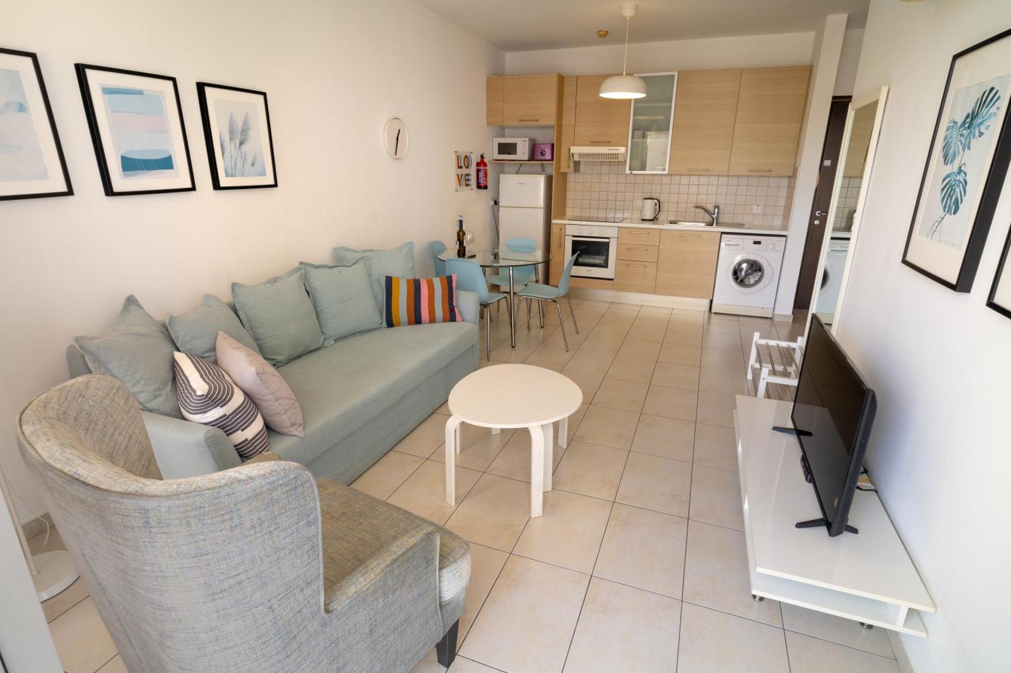 Blue Dawn Center Flat Apartment Larnaca Ngoại thất bức ảnh