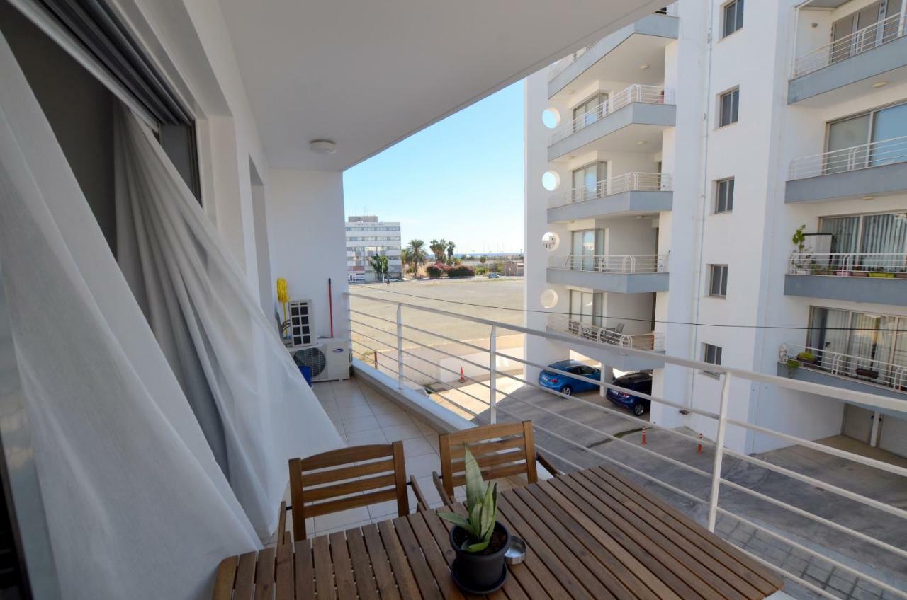 Blue Dawn Center Flat Apartment Larnaca Ngoại thất bức ảnh